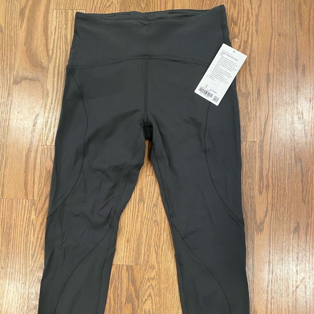 Lululemon Train Free Crop NWT size 10 graphite gray